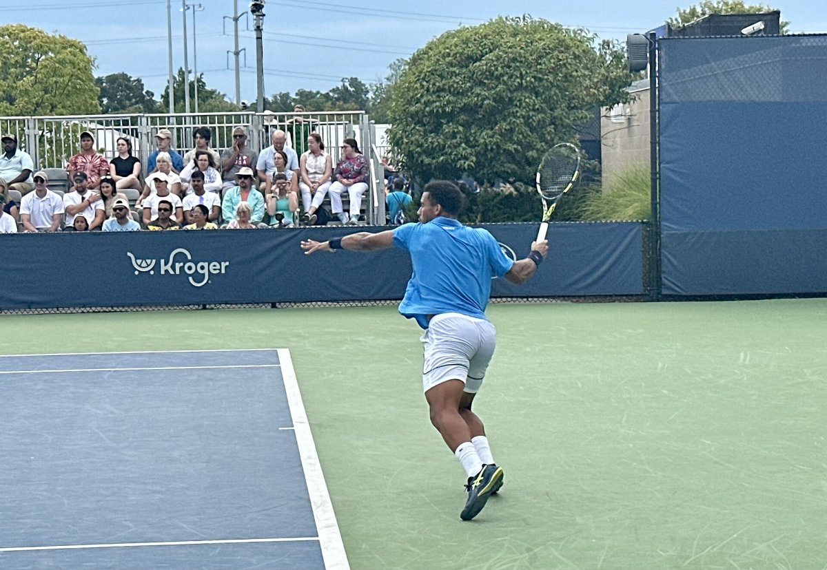 Arthur Fils sur le court de Cincinnati en 2024